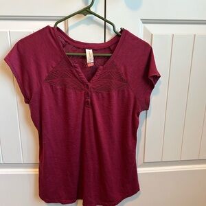 Women's Burgundy Top
